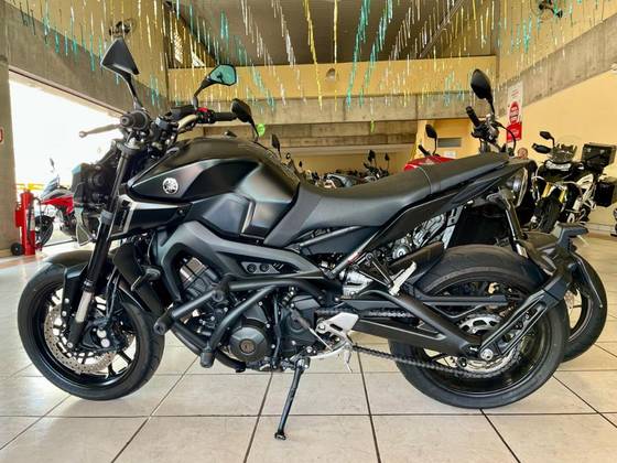 YAMAHA MT-09 
